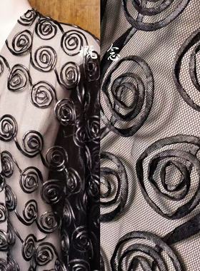 枪感玫瑰 银黑色半透立体圈圈玫瑰盘花网纱设计师礼服手工DIY面料