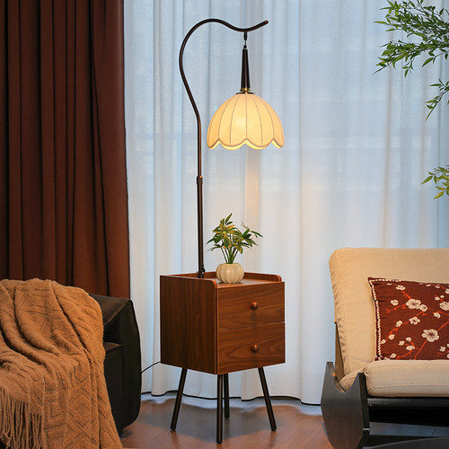 极有家品质工厂高级感实木落地灯