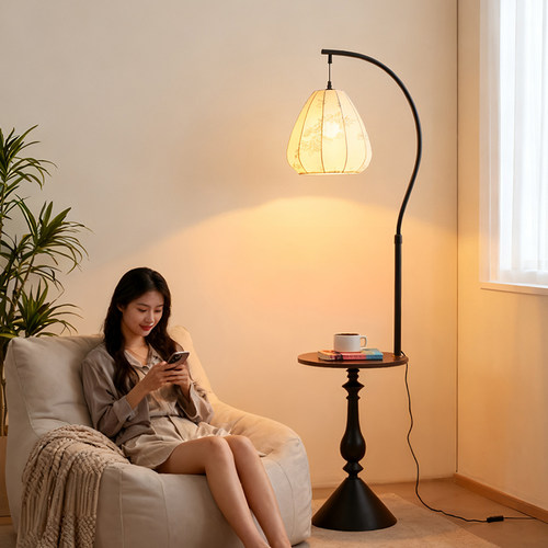 极有家品质工厂高级感置物落地灯