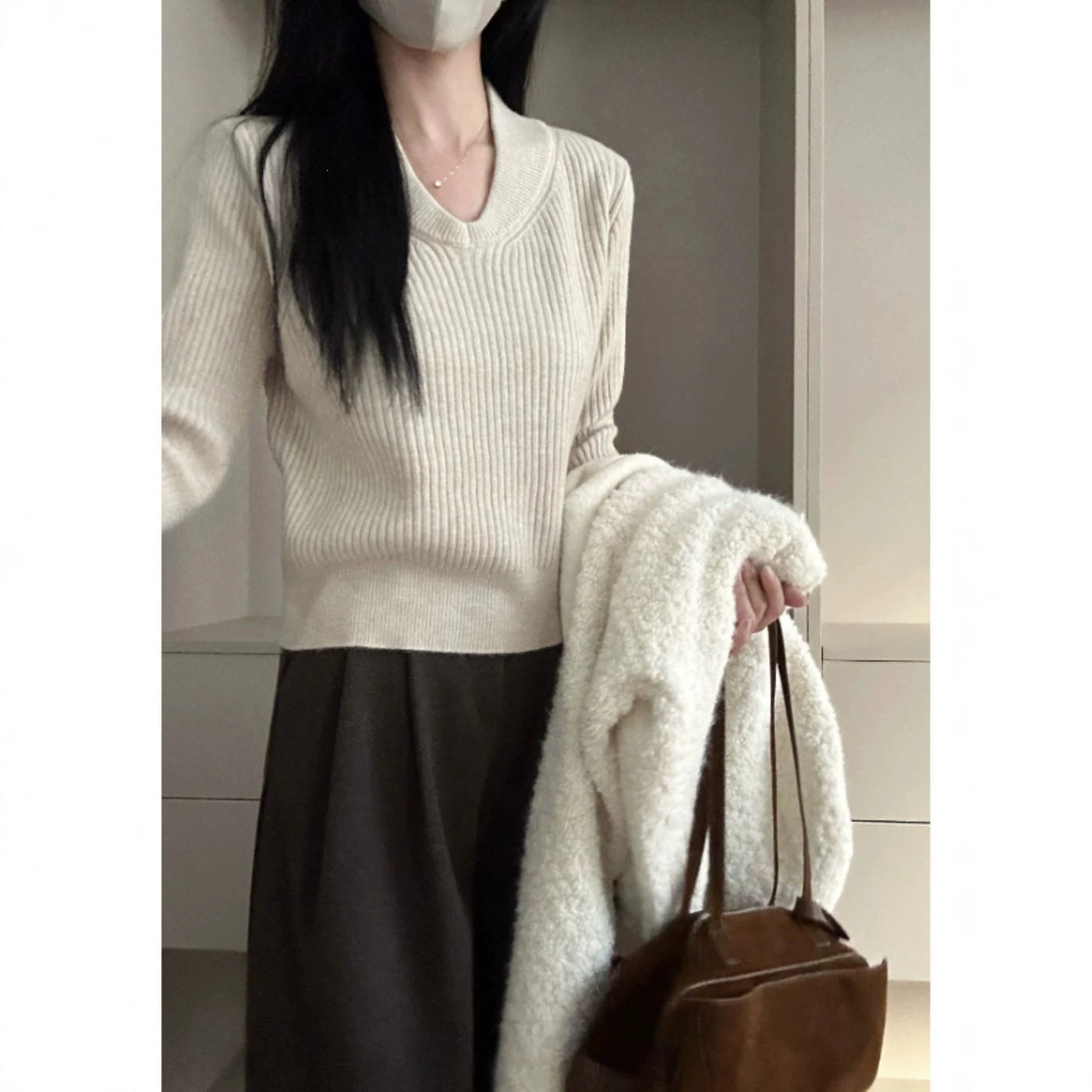 杏色V领套头打底毛衣女20