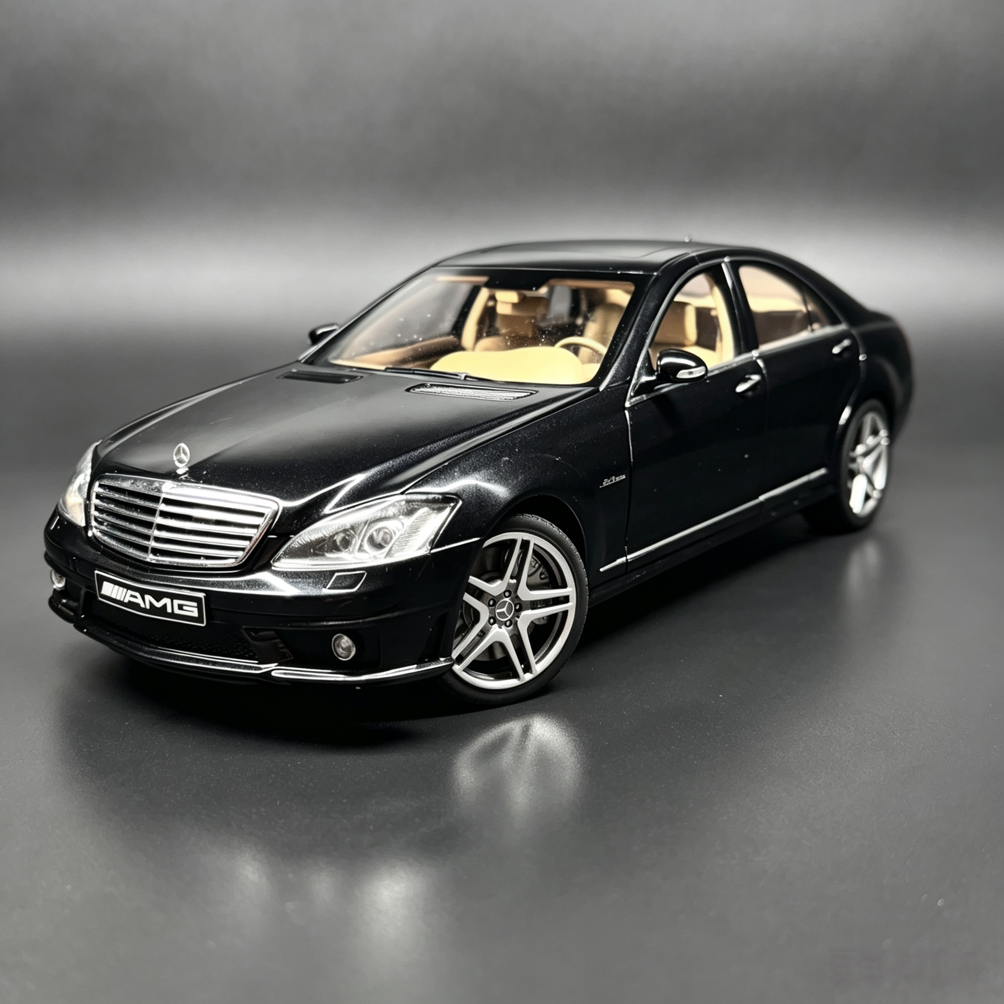 AUTOART 1:18 Mercedes-Benz S63 AMG W221 qara metal model avtomobil