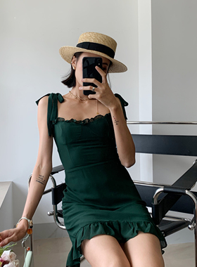 WS 法式复古性感木耳边绿色修身收腰系带连衣裙A字吊带裙6900-20