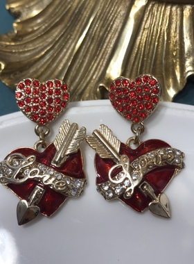 Lunch at the ritz设计师红色爱心love耳环合金电镀18k金材质