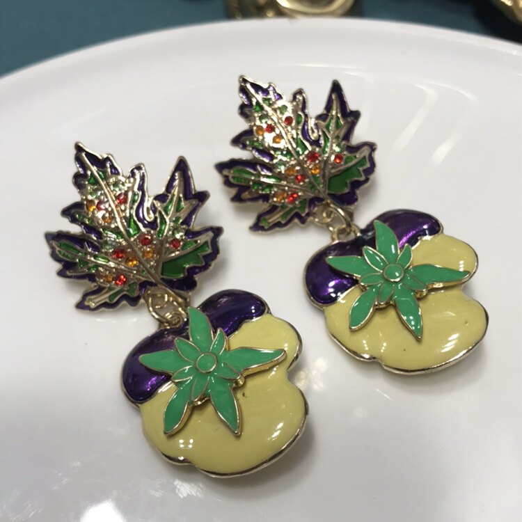 Lunch at the ritz设计师苹果枫叶双面立体耳环合金材质电镀18k金图片