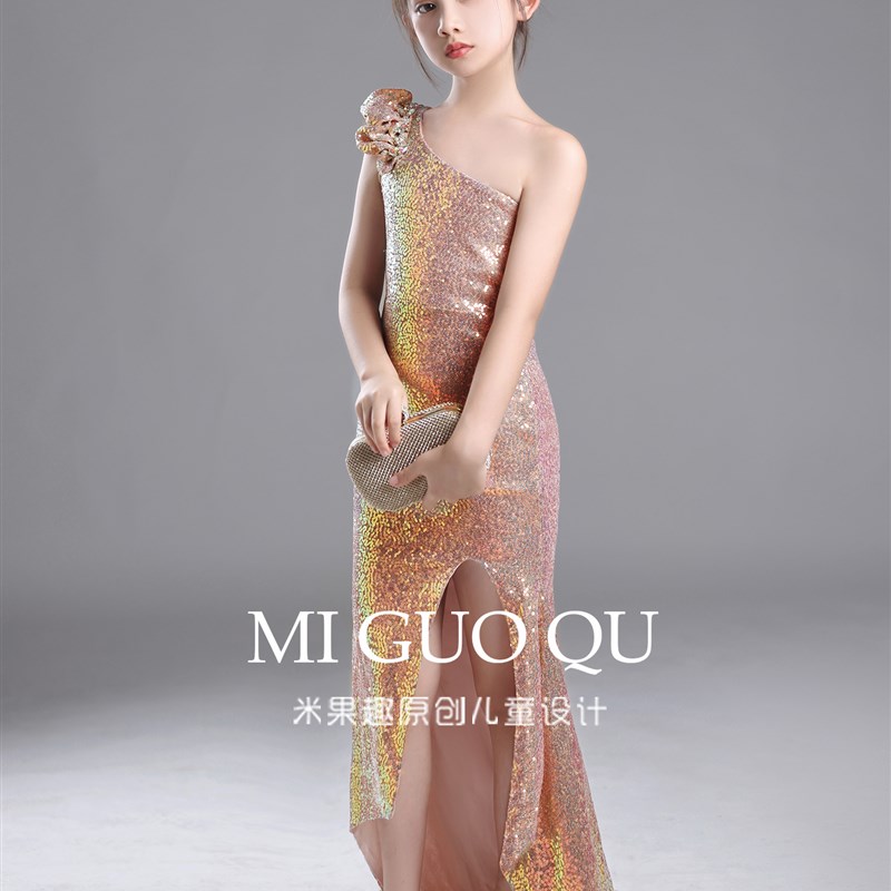 新选采购产品童装,高端模特,t型台,亮片鱼尾裙T,女式钢琴拉丁