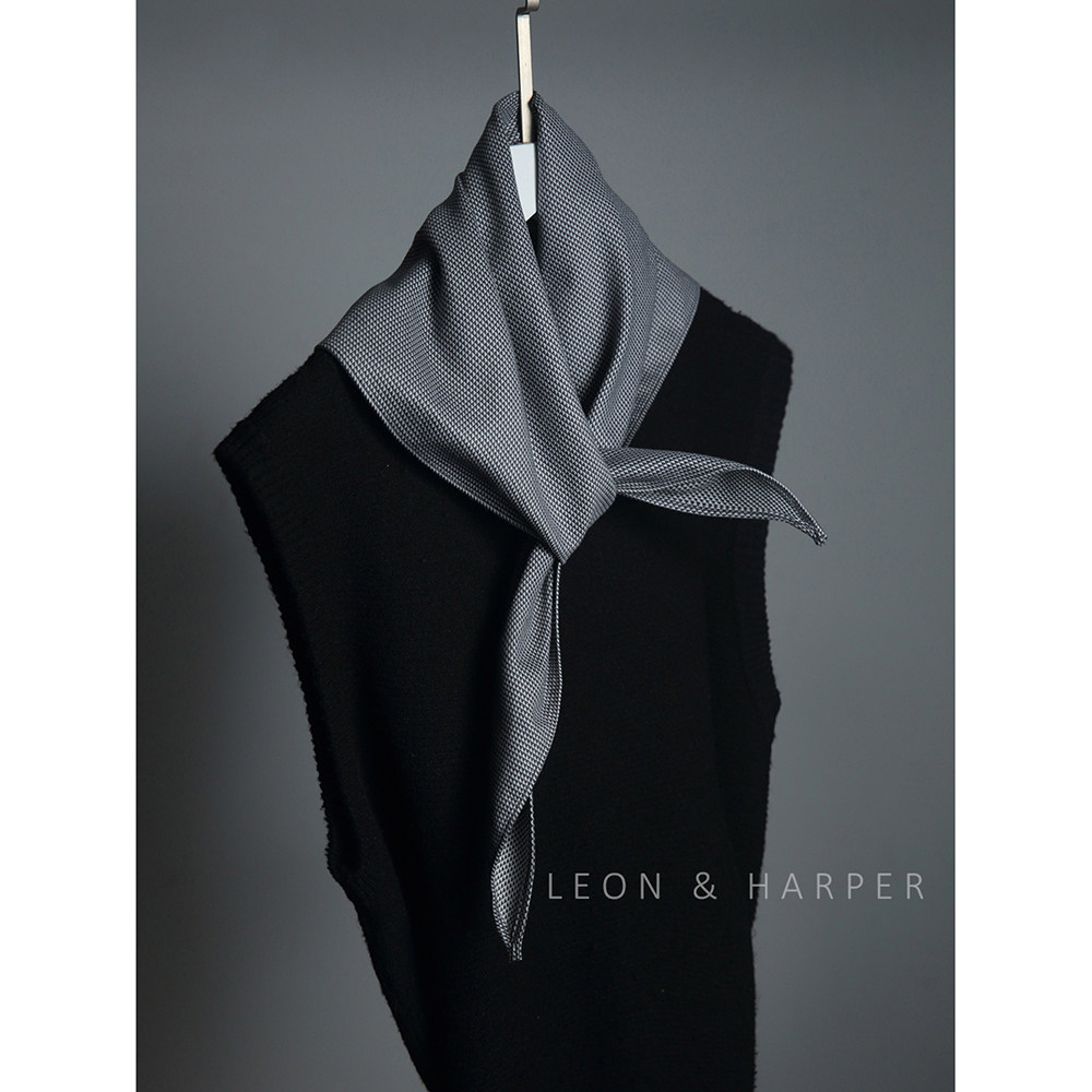 日本订单！客供面料格雷系三角巾黑灰三角提花清时尚风小丝巾秋冬,服饰配件/皮带/帽子/围巾,围巾/丝巾/披肩,淘宝优惠券,粉丝福利购,淘宝优惠卷