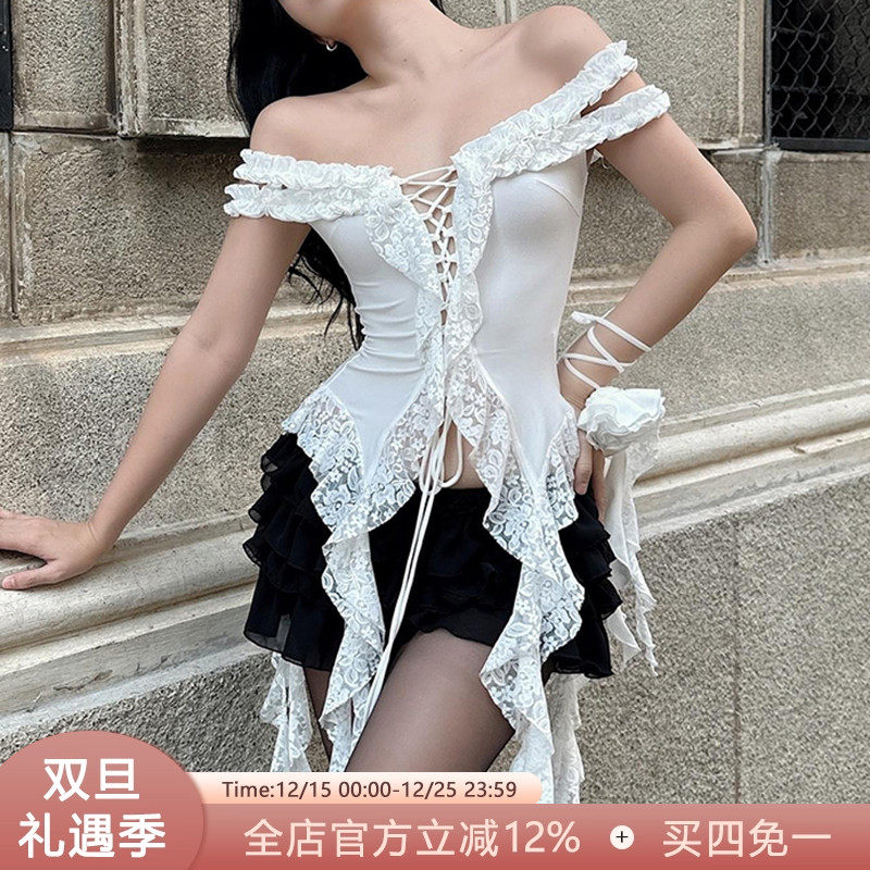 SWEETOWN甜欲辣妹小众蕾丝飘带流苏一字抹胸性感露肩绑带镂空上衣