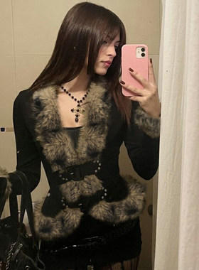 SWEETOWN涩谷辣妹#小众千禧风毛领拼接皮扣收腰开衫复古收腰外套