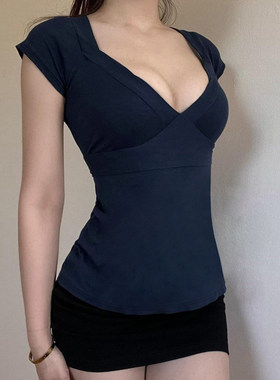 SWEETOWN极简主义#设计感后背绑带深V领短袖上衣显瘦百搭蓝色T恤