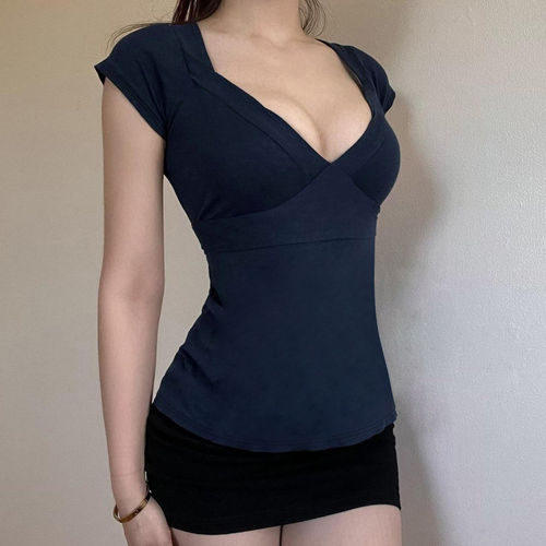 SWEETOWN极简主义#设计感后背绑带深V领短袖上衣显瘦百搭蓝色T恤