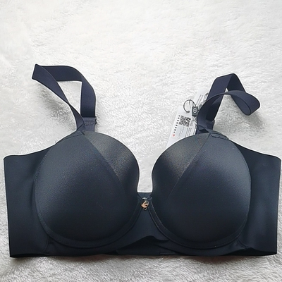 安莉芳旗下COMFIT薄款掌托杯大码光面文胸无痕内衣CB0320