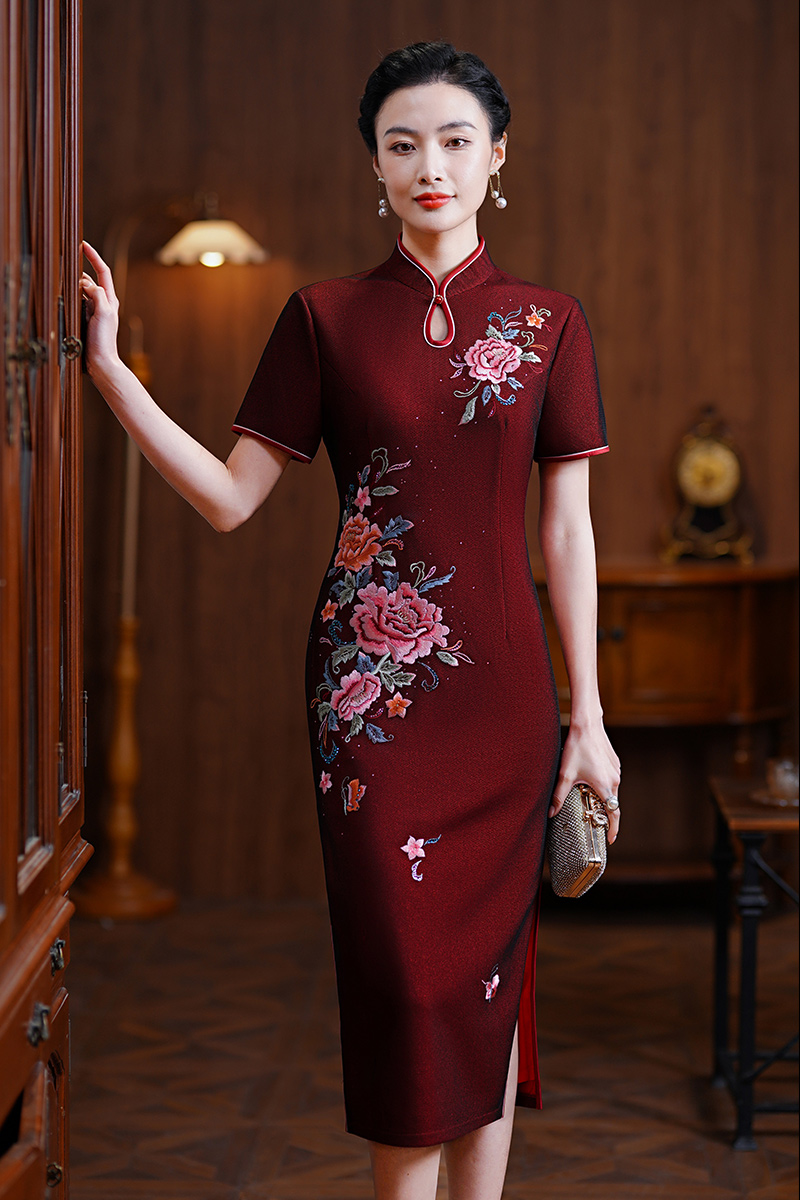 洋气喜婆婆婚宴装旗袍刺绣结婚高级感年轻妈妈母亲丈母娘喜服高贵