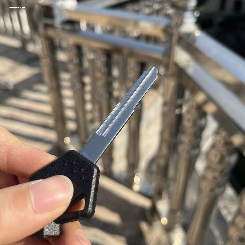 轻骑摩托车乐至钥匙QS110T锁匙铃木UU125T-2优友UY125T丽至钥匙胚
