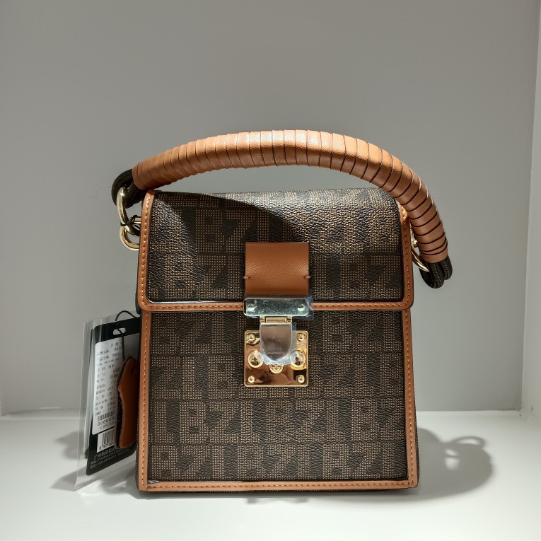 正品牌伯姿莉新款女包手提袋肩背斜挎包包时尚女士包600-13396