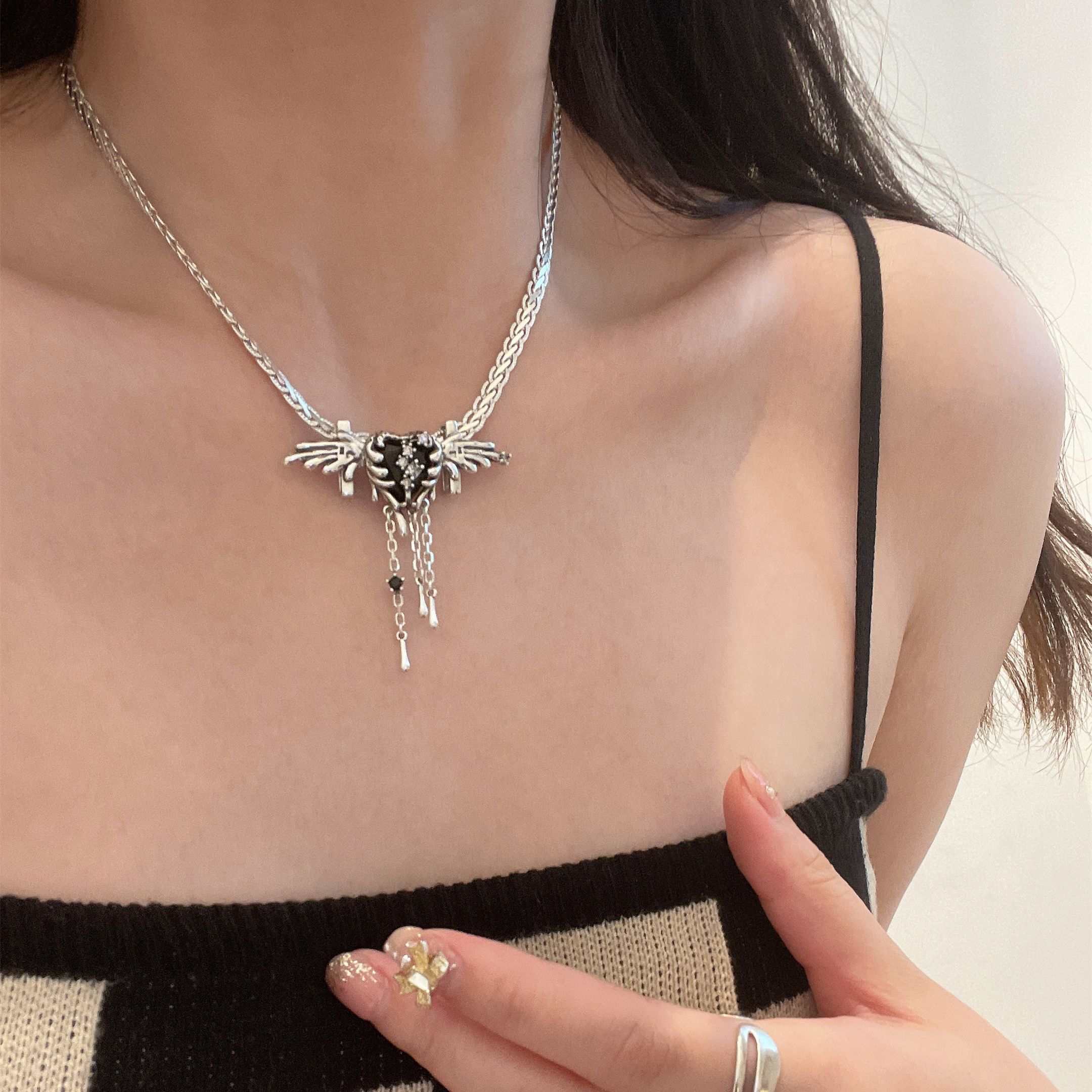 10.9小宝925银暗黑天使黑锆爱心肌理链条翅膀流苏吊坠女仅吊坠