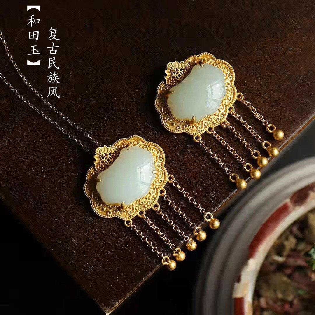 复古民族风磨砂金流苏毛衣链镶嵌仿和田玉如意锁女式古风吊坠项链