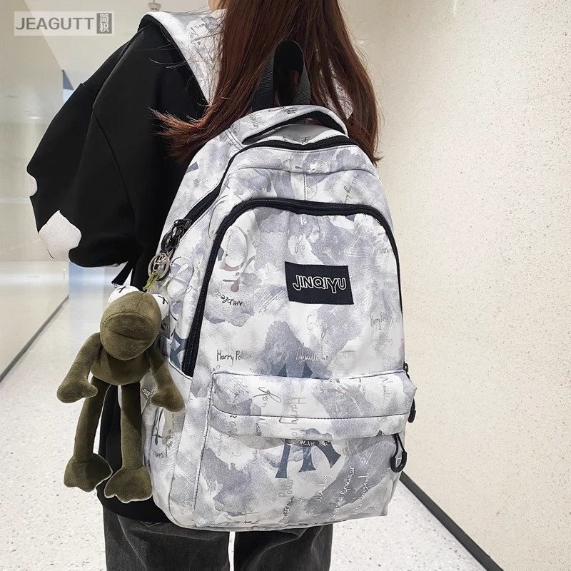 宽肩带书包女初中生大容量双肩包