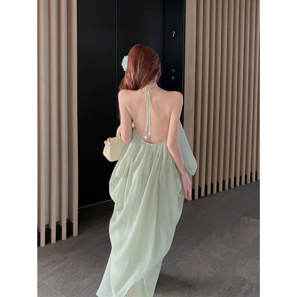 纯欲御姐露背挂脖吊带连衣裙女夏时尚套装