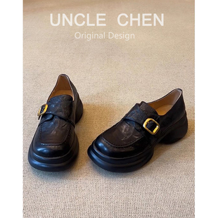 女黑色皮带扣一脚蹬复古羊纹小皮鞋 2026春新款 英伦风厚底乐福鞋