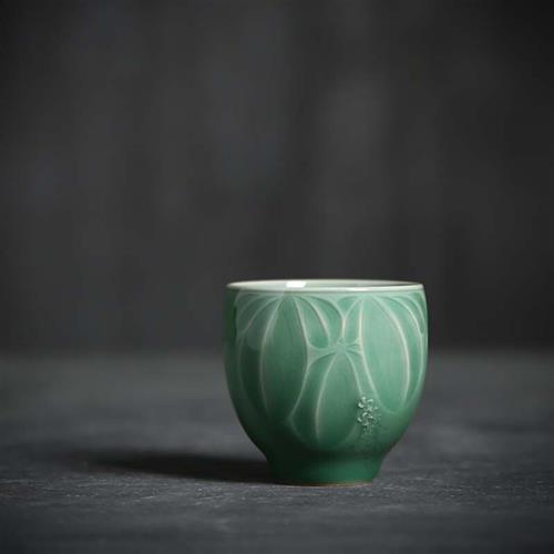 憬莀茶具龙泉青瓷 徐诗微手工梅子青釉品茗杯 刻花主人杯单杯