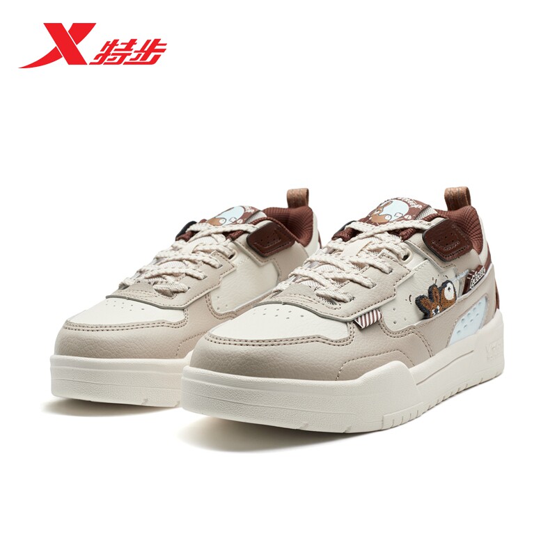 特步休闲滑板鞋女士官方正品2025秋季经典小白鞋低帮百搭运动鞋女