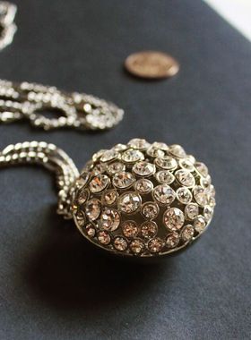 DJ射光灯-立体镂空扁圆形超重感超长链[独立设计师作品/满百包邮]