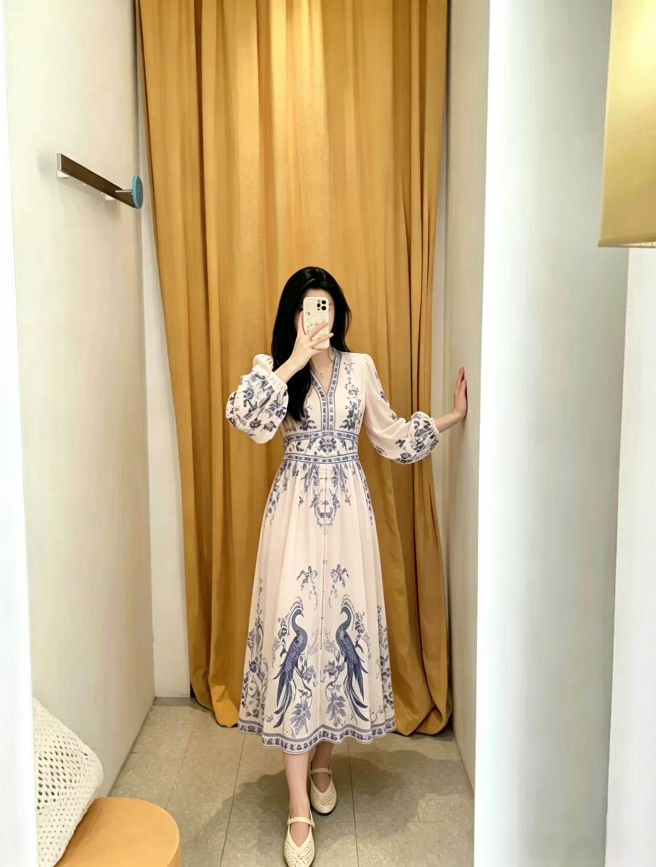 2026夏季新品时尚澳洲小众印花灯笼袖度假风优雅连衣裙女