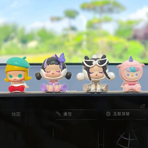 泡泡玛特正版车载趴趴公仔摆件