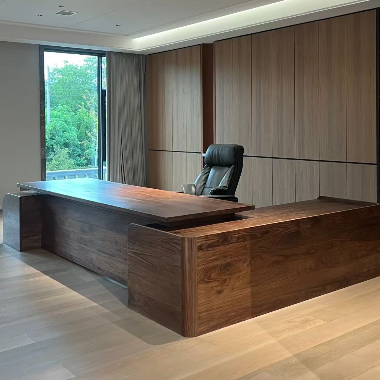 新中式北美黑胡桃木办公桌简约现代办公室老板桌高端董事长大班台