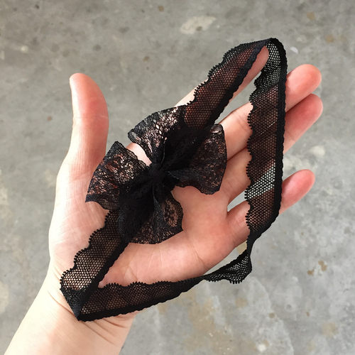 黑蝴蝶结婴儿发带满月百天护囟门