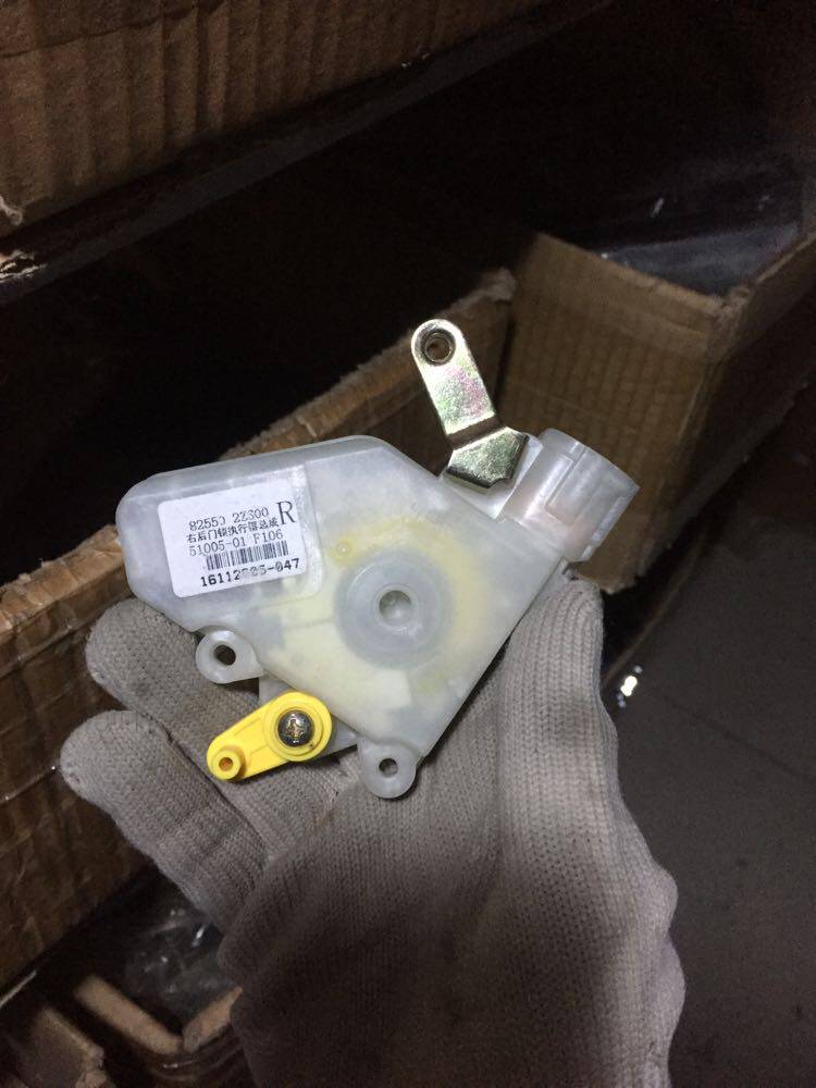 日产锁客帅车控备门器马
