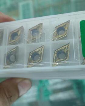 现货TM4 DCGT11T302MYL 日本NTK正宗55度前扫外圆0.1/0.2/0.4刀片