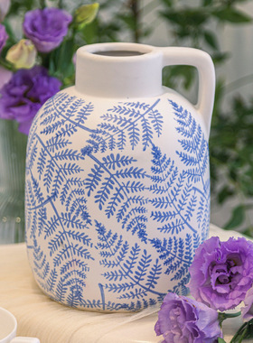 现代简约手绘蓝色厥叶陶瓷花瓶高级感家居花器摆件客厅摆件