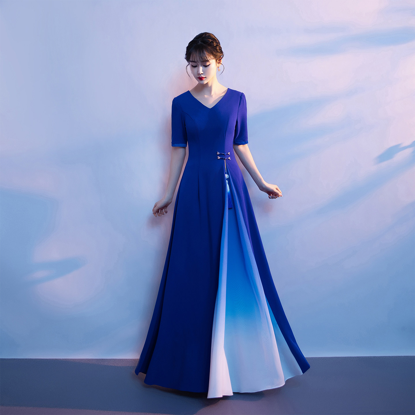宝蓝色2026新款大合唱团演出服女长裙主持人社区表演礼服走秀表演