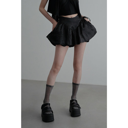 无以幻象灯笼裤短裙