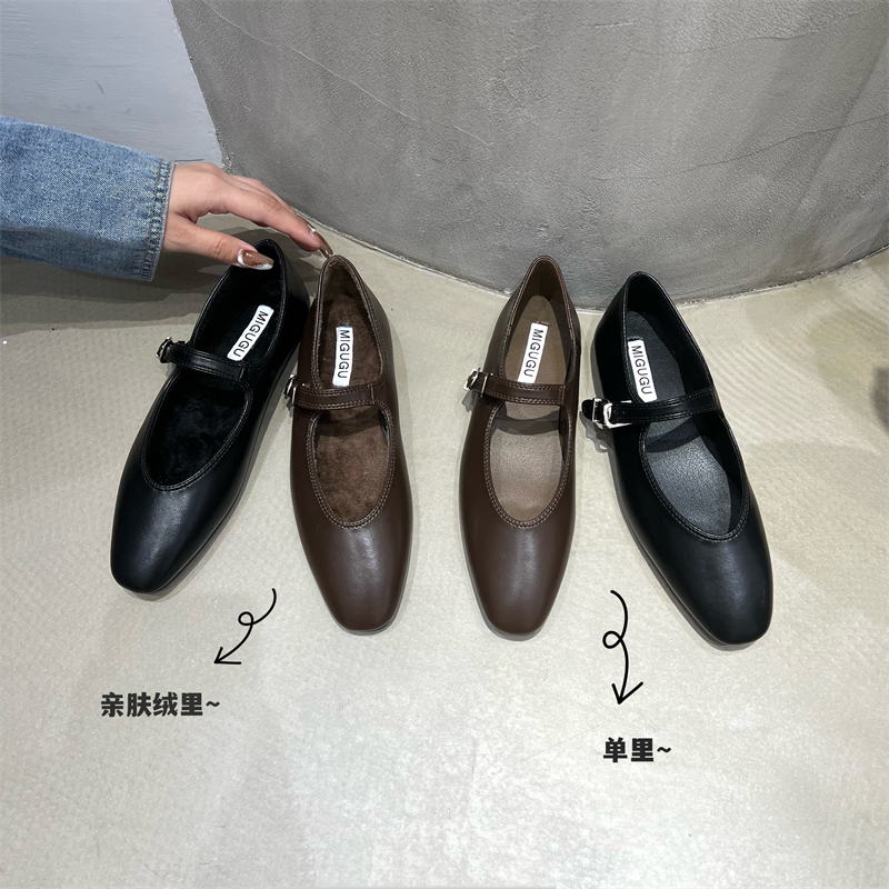 复古圆头加绒一字扣带奶奶单鞋女