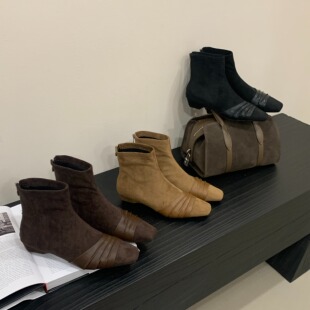 2025秋冬新款英伦风小方头粗跟瘦瘦靴褶皱侧拉链气质短靴时装靴女