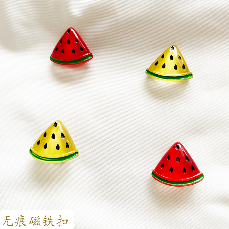 可爱小西瓜防走光无痕吸铁石胸针
