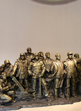 公园景观广场户外石油田工人物劳动精神主题玻璃钢仿铜雕塑摆件