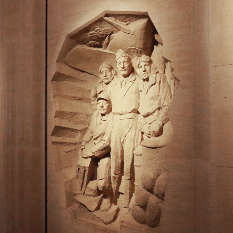 空军人物浮雕玻璃钢仿铜雕塑艺术馆历史事件文化主题公园户外摆件