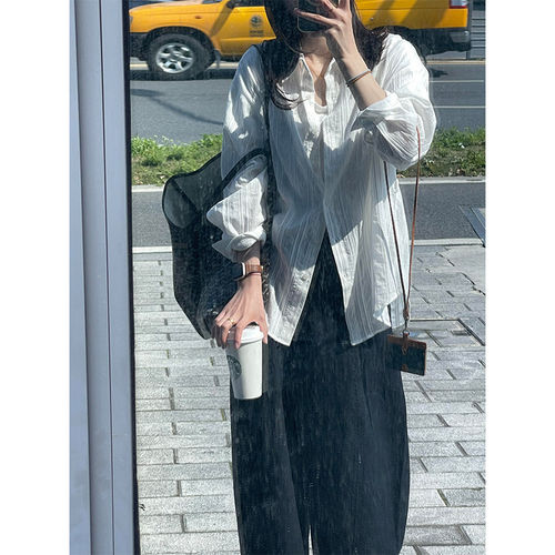 李姐万岁韩系竖条纹提花白色衬衫女春夏慵懒宽松休闲防晒衬衣外套