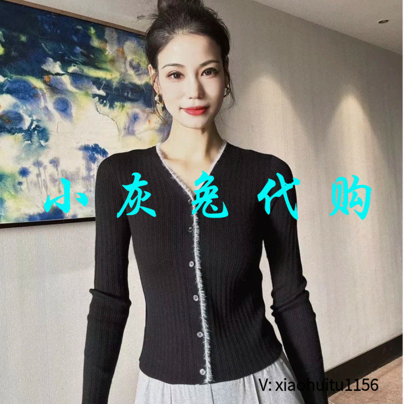 小灰兔正品代购V领针织衫