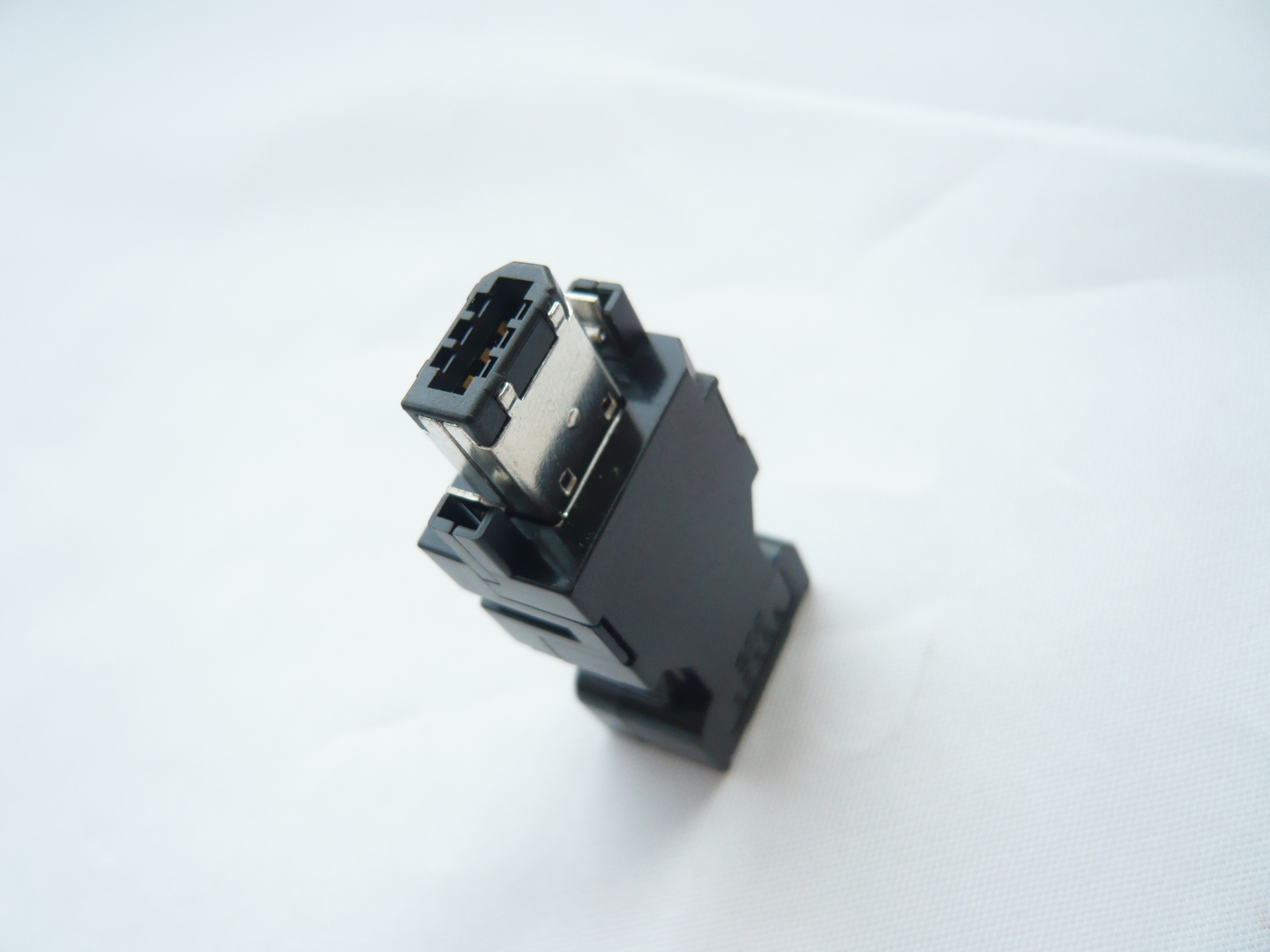 6芯连接器3E206-0100kv3E306