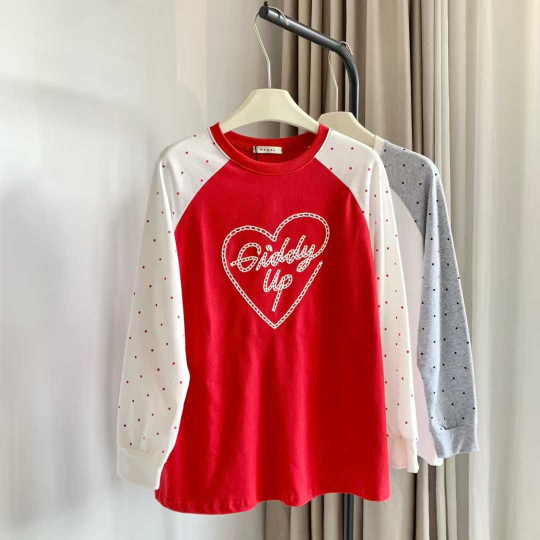 爱心波点插肩袖T恤卫衣春秋