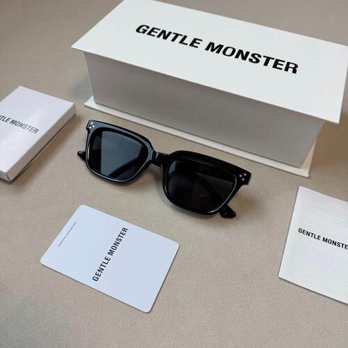 Gentle Monster Musee Bold方形墨镜太阳眼镜黑色框架时尚
