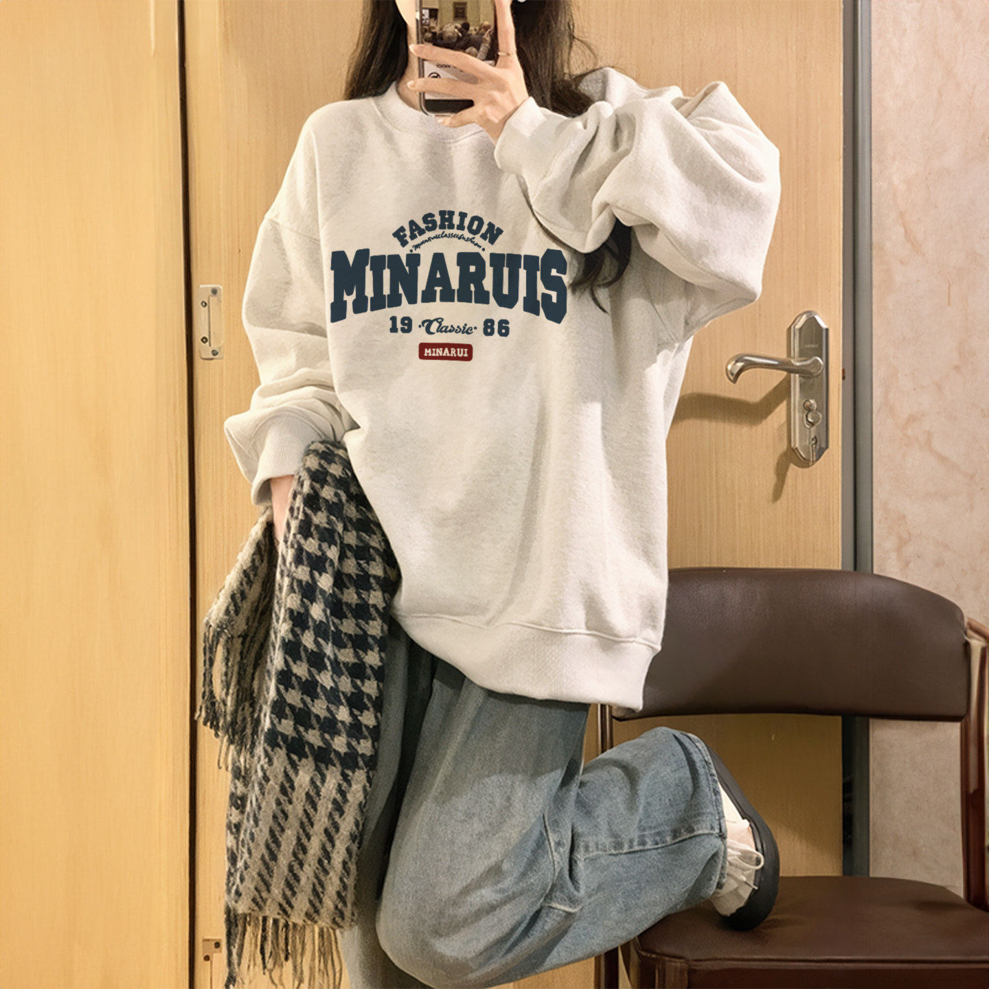 圆领卫衣女宽松2025新款秋冬季加绒加厚无帽白灰色女款巨好看上衣