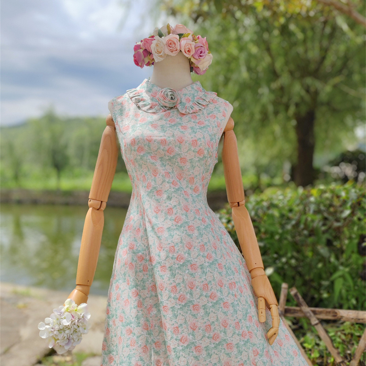 兔子大人｜手作服 法式复古绿色手工玫瑰花无袖收腰口袋连衣裙