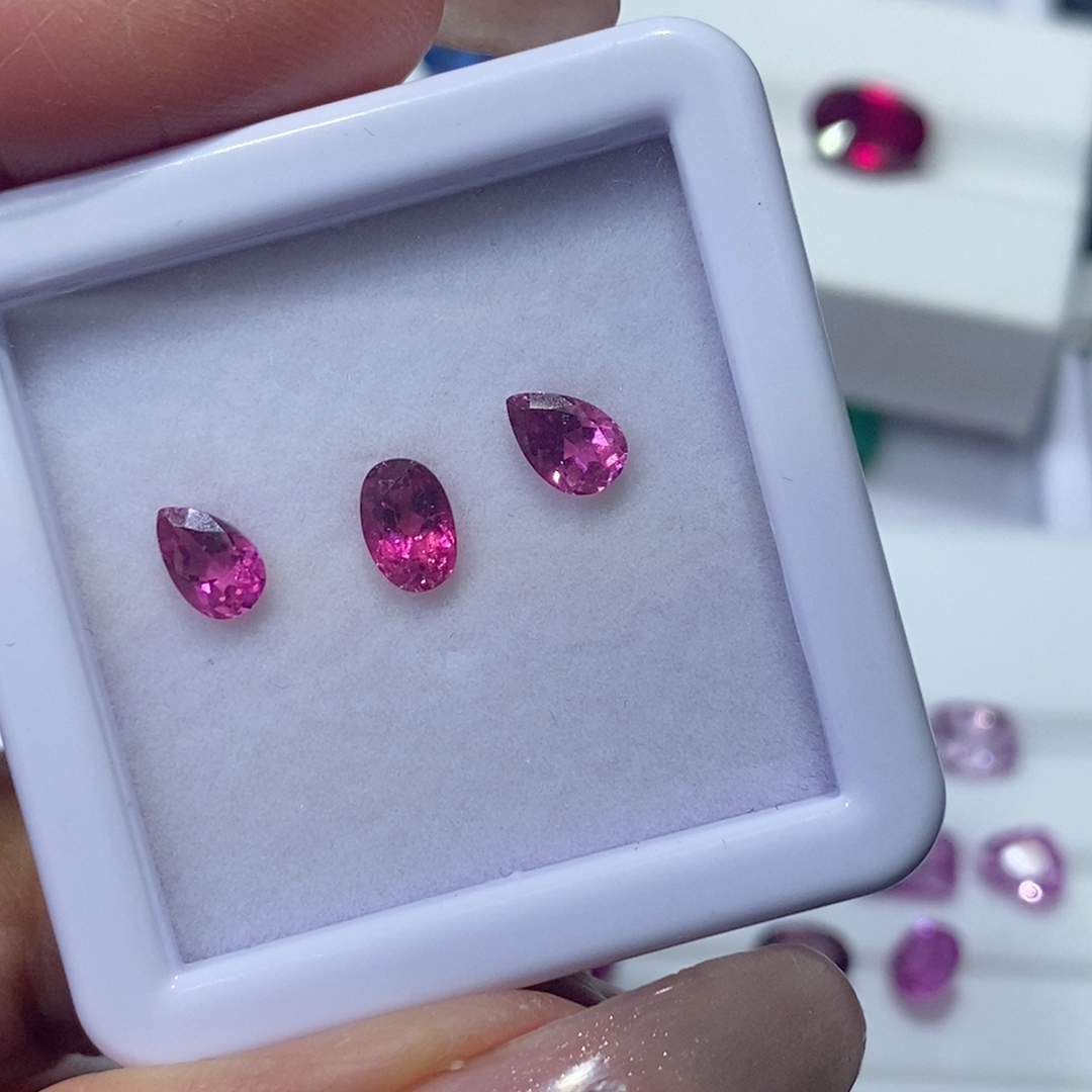 天然艳粉色碧玺3粒