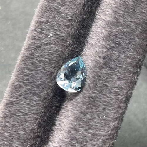 天然海蓝宝石1.075克拉水滴