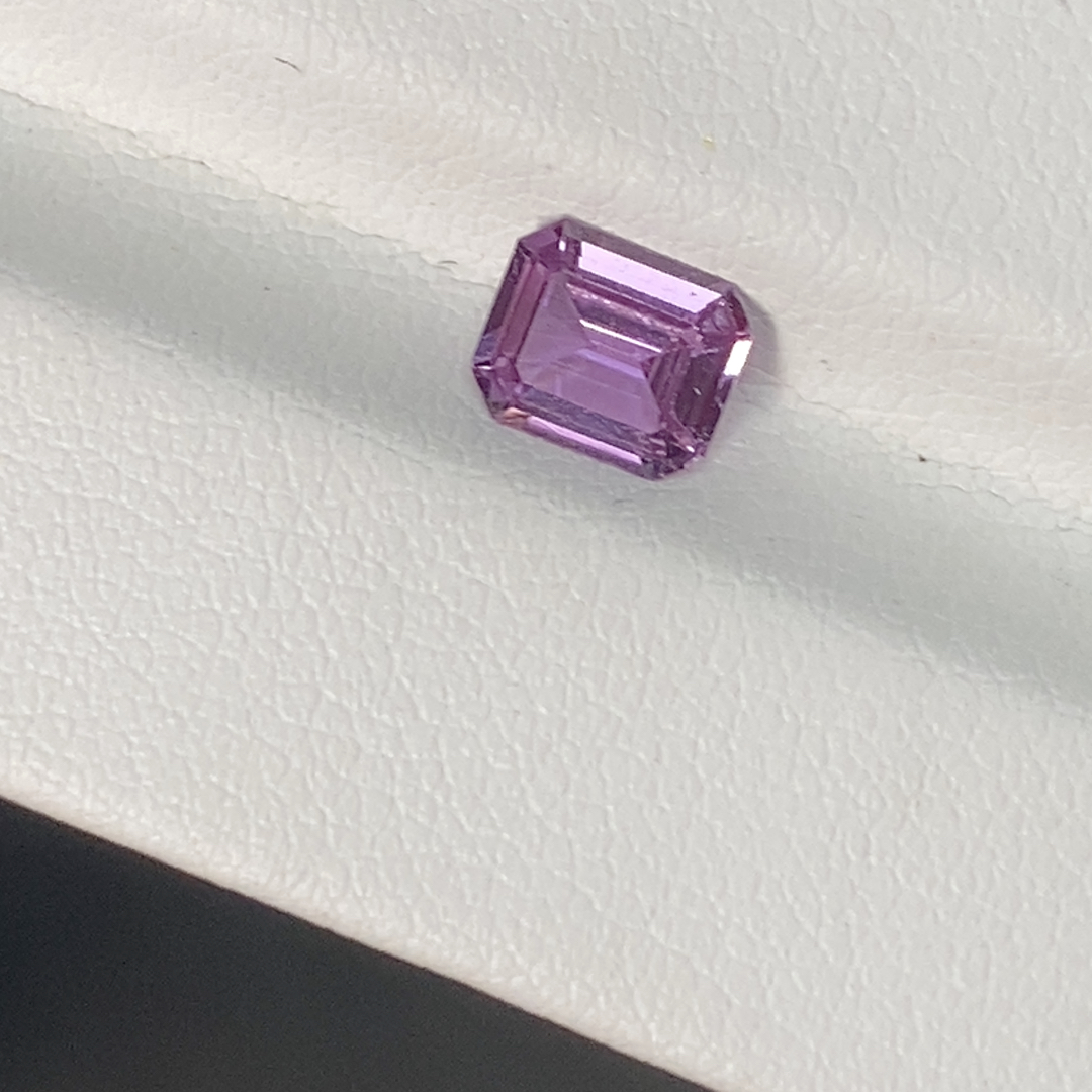 天然无烧紫色蓝宝石0.8克拉